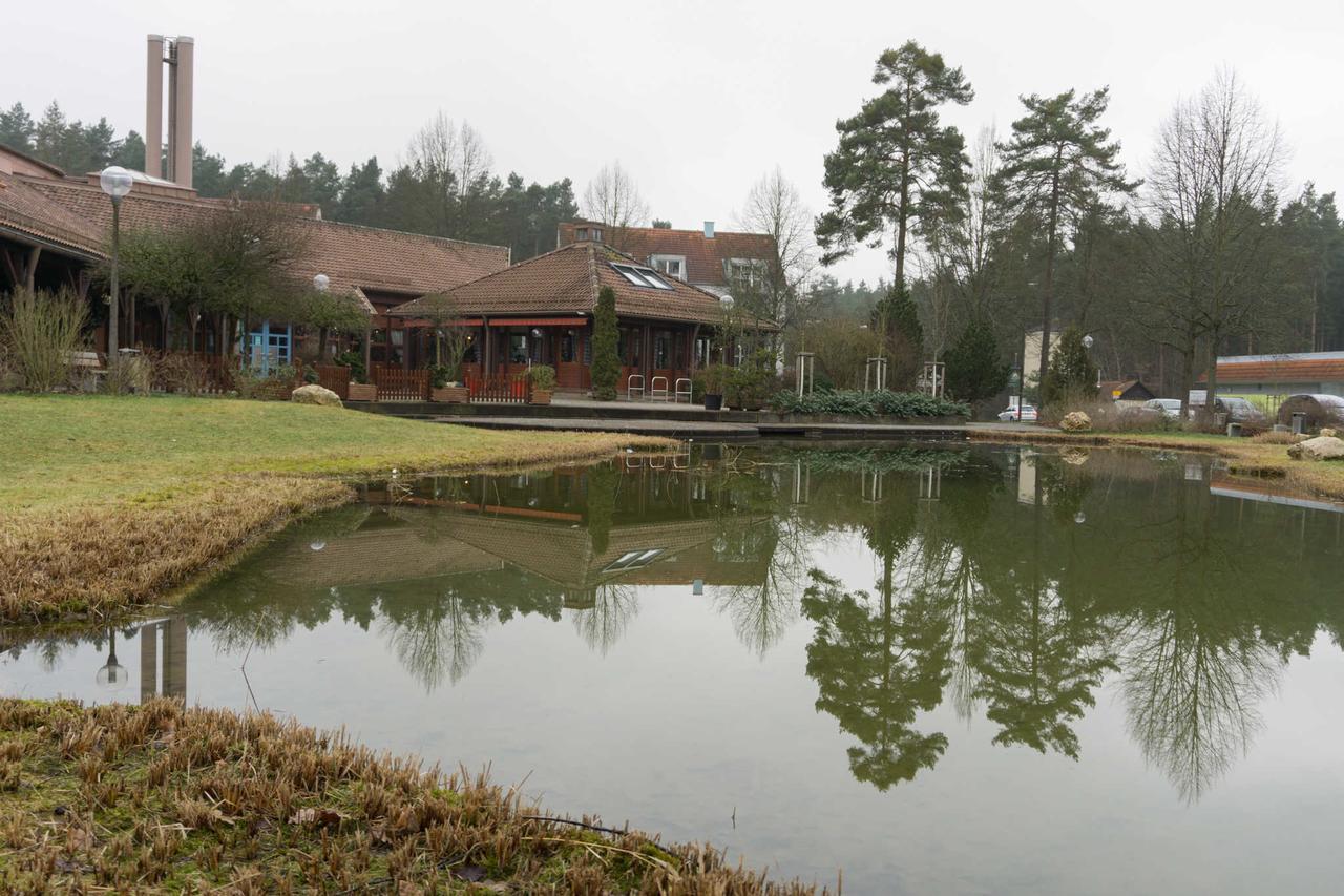 Ferienwohnung Weiher - Naehe Nuernberg / Messe Schwanstetten Eksteriør billede